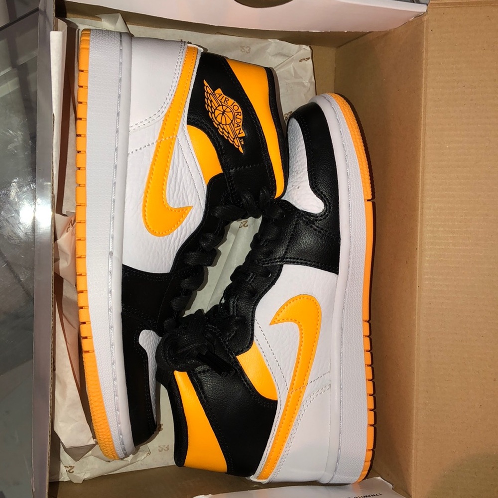 Womens Air Jordan 1 Mid SE